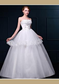  white bride wedding dress